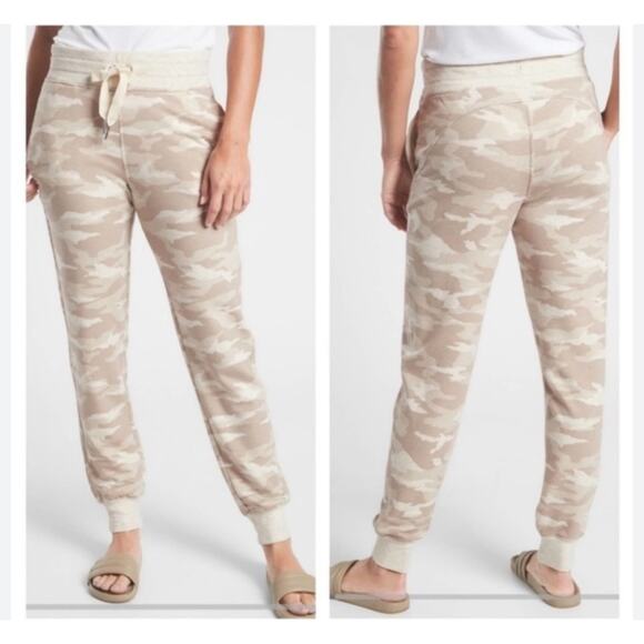 Athleta Balance Printed Jogger Pants Oatmeal Heather Camo Print Ankle Size Large - Picture 1 of 12